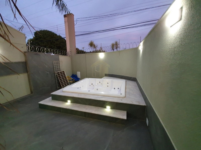 Casa à venda No Jardim São Domingos com 3 dormitórios em Marília-SP: 5ª foto da galeria de imagens do imóvel