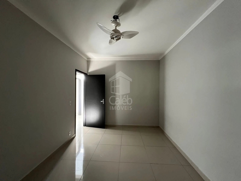Vende Casa no Figueirinha em Marília-SP.: 16ª foto da galeria de imagens do imóvel