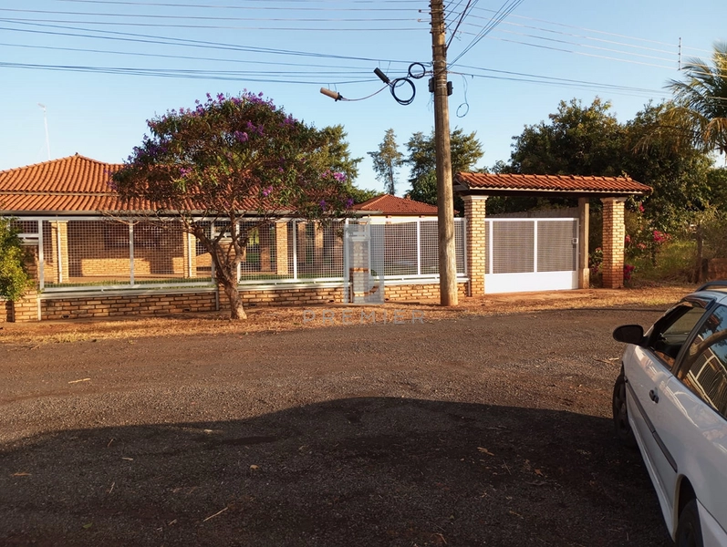 Chacara com 4 quartos em Oscar Bressane /SP: 2ª foto da galeria de imagens do imóvel