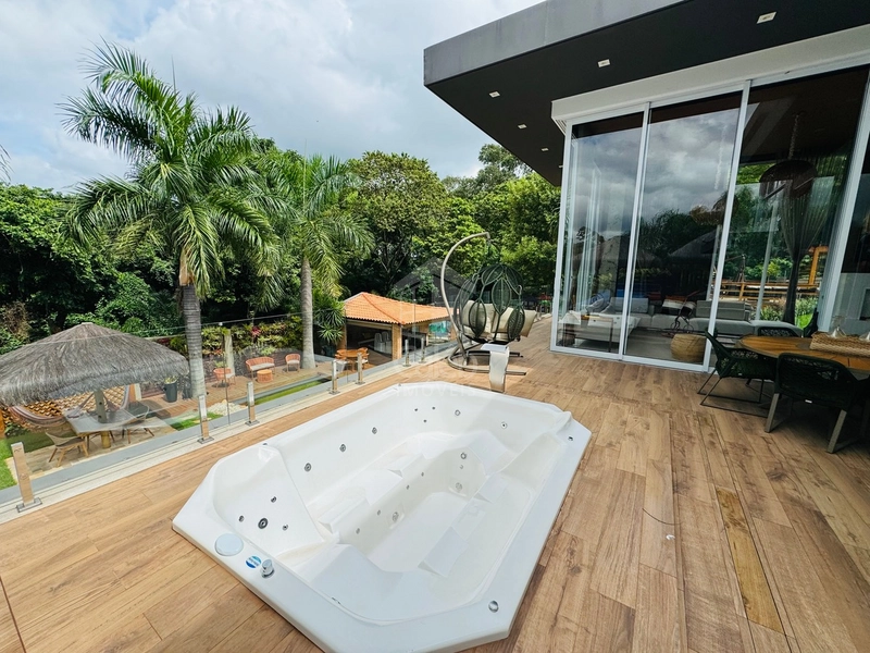 Mansão de luxo com 4 suítes, piscina e lago condomínio Green Valley: 77ª foto da galeria de imagens do imóvel