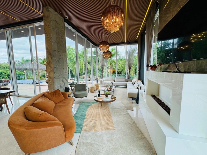 Mansão de luxo com 4 suítes, piscina e lago condomínio Green Valley: 8ª foto da galeria de imagens do imóvel