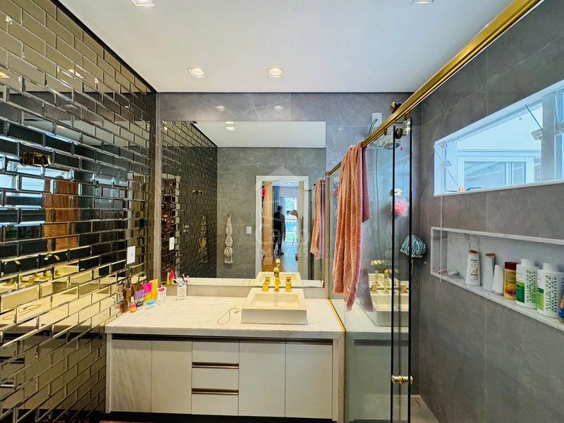 Mansão de luxo com 4 suítes, piscina e lago condomínio Green Valley: 57ª foto da galeria de imagens do imóvel