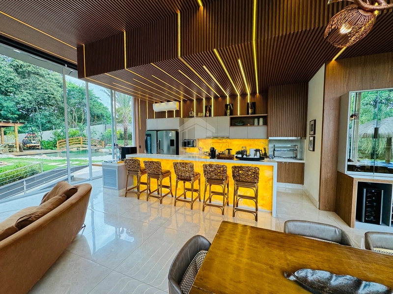 Mansão de luxo com 4 suítes, piscina e lago condomínio Green Valley: 2ª foto da galeria de imagens do imóvel