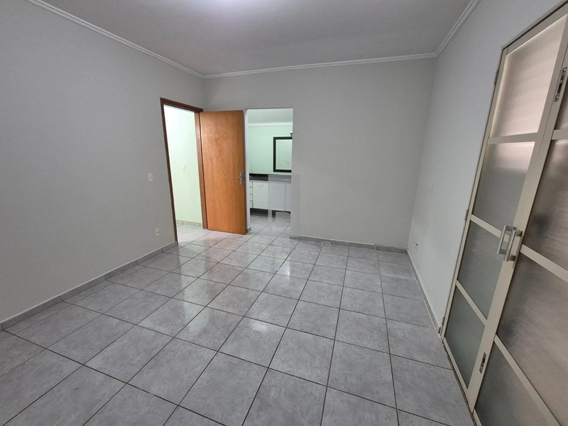 Casa com 4 quartos no Bairro São Miguel em Marilis / SP: 8ª foto da galeria de imagens do imóvel