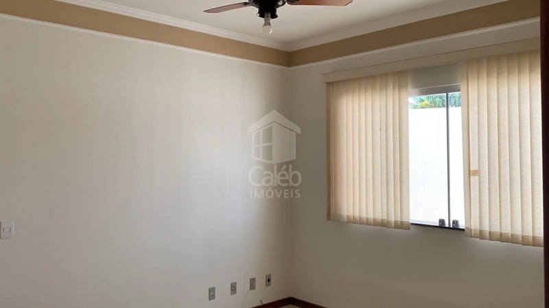 Casa a Venda no Bairro Esmeralda em Marília-SP: 2ª foto da galeria de imagens do imóvel
