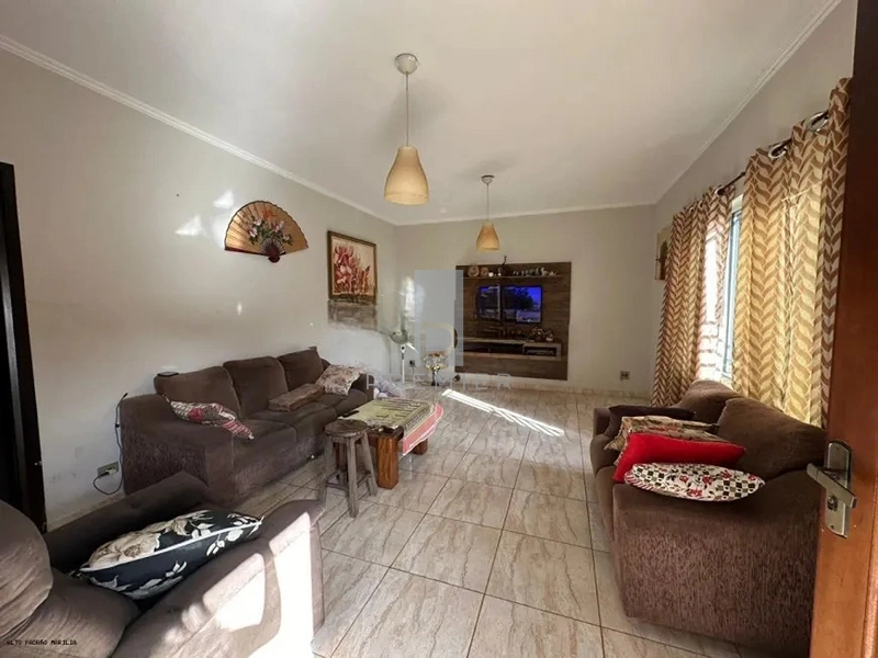 Casa com 3 quartos no Jd. Itaipu em Marilia / SP: 3ª foto da galeria de imagens do imóvel