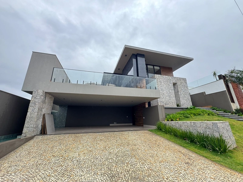 Casa com 4 suítes e piscina no cond. Portal dos Nobres em Marilia-SP.: 2ª foto da galeria de imagens do imóvel