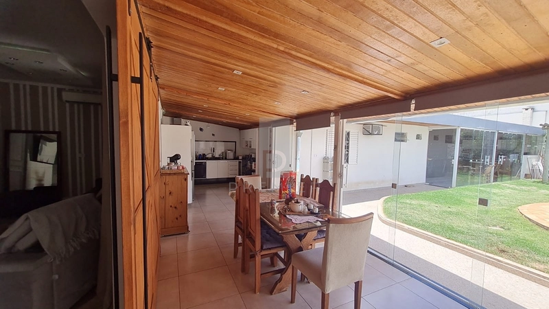 Casa com 5 quartos no Bairro Aeroporto em Marília-SP. : 25ª foto da galeria de imagens do imóvel