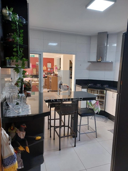 Casa a Venda com 3 Suítes no Bairro Maria Izabel em Marília-SP.: 5ª foto da galeria de imagens do imóvel