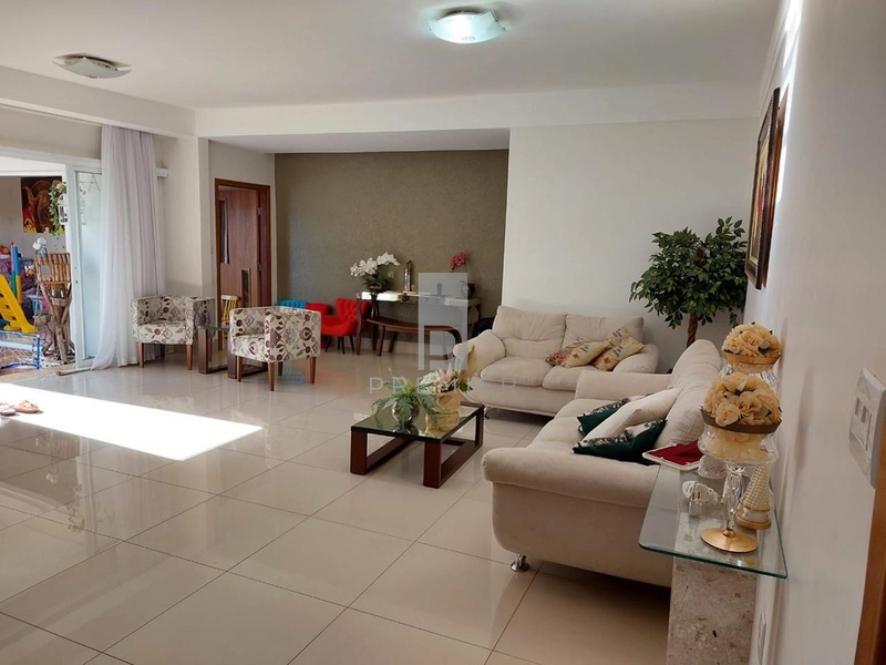 Casa a Venda com 3 Suítes no Bairro Maria Izabel em Marília-SP.: 1ª foto da galeria de imagens do imóvel