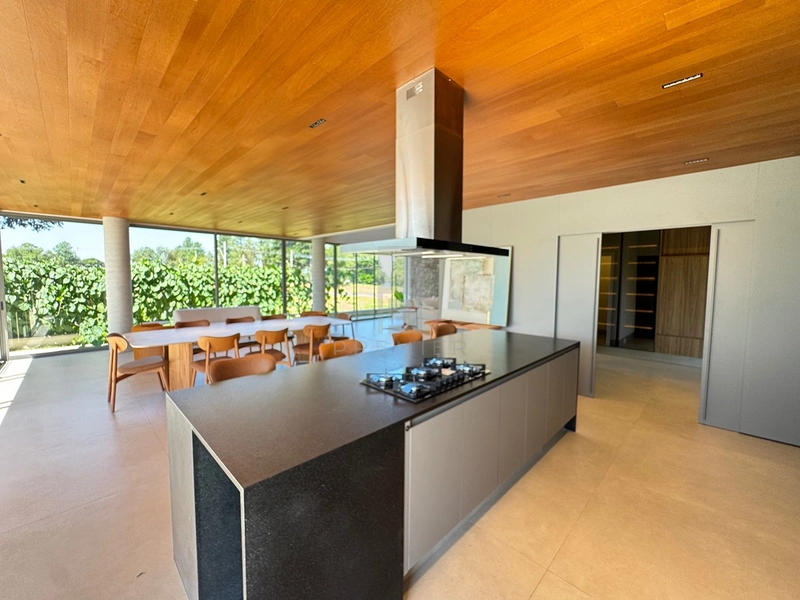 Casa com 3 suites e piscina no condomínio Vale do Canaa-Marilia-SP: 15ª foto da galeria de imagens do imóvel