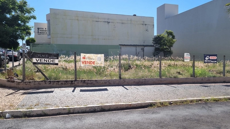 Terreno na Rua São Luiz em Marilia/ SP: 1ª foto da galeria de imagens do imóvel