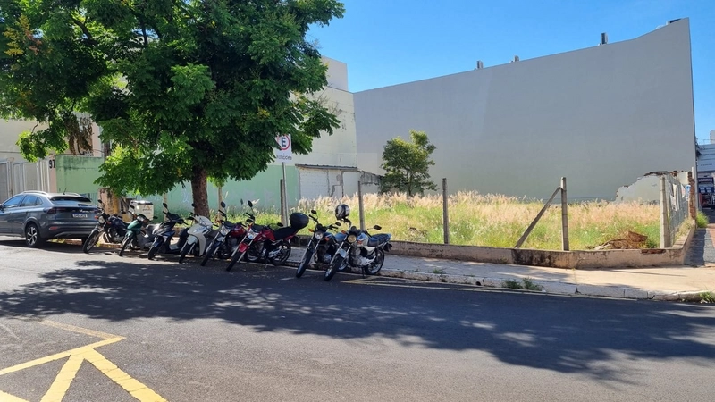 Terreno na Rua São Luiz em Marilia/ SP: 2ª foto da galeria de imagens do imóvel