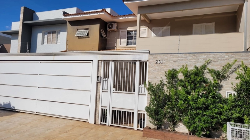 Casa com salão de festas e piscina no Pq das Esmeraldas em Marilia/ SP: 1ª foto da galeria de imagens do imóvel