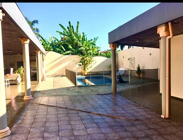 CASA COM 5 QUARTOS E PISCINA AQUECIDA NO JARDIM MARAJÁ - MARILIA S/P: 1ª foto da galeria de imagens do imóvel