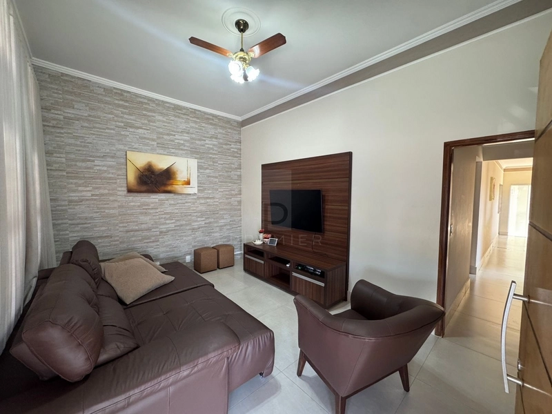 Casa com 3 quartos sendo 1 suíte no Jd. Califórnia em Marília-SP.: 4ª foto da galeria de imagens do imóvel