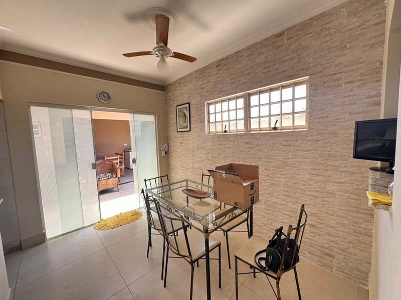 Casa com 3 quartos sendo 1 suíte no Jd. Califórnia em Marília-SP.: 12ª foto da galeria de imagens do imóvel
