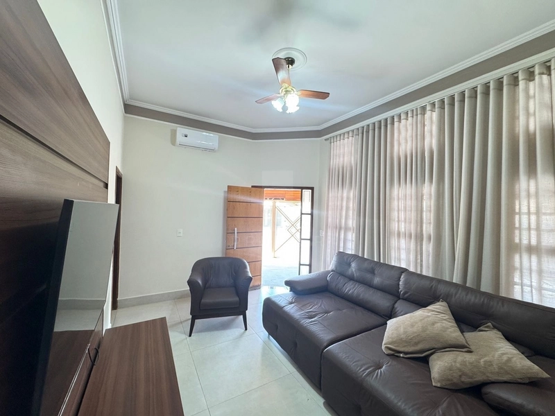 Casa com 3 quartos sendo 1 suíte no Jd. Califórnia em Marília-SP.: 5ª foto da galeria de imagens do imóvel