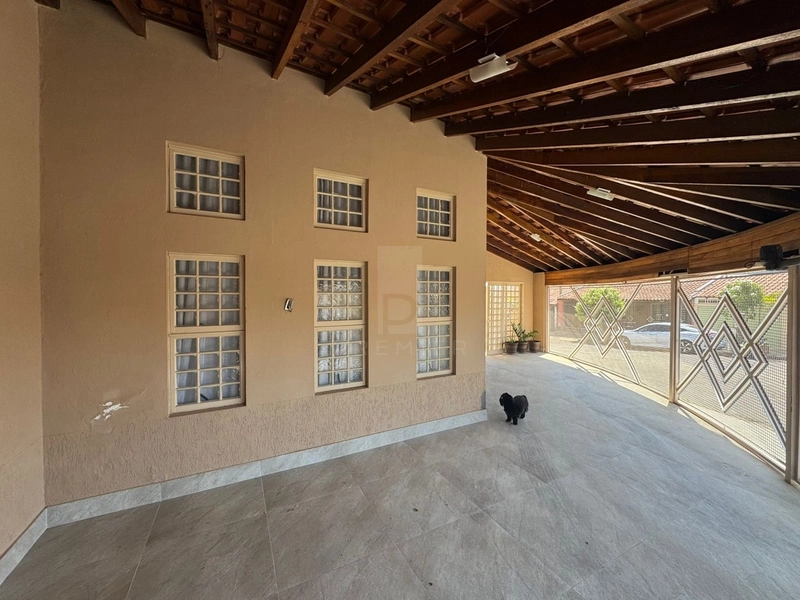 Casa com 3 quartos sendo 1 suíte no Jd. Califórnia em Marília-SP.: 2ª foto da galeria de imagens do imóvel
