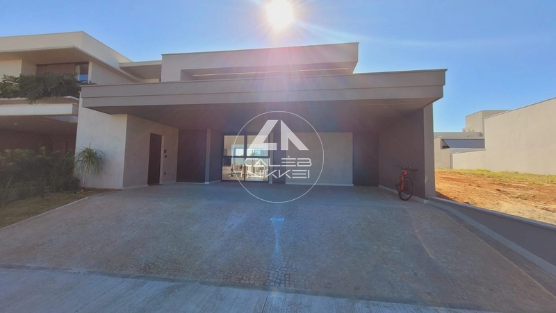 Casa com pisicna no Condominio Jd de Renoir em Marilia / SP: 2ª foto da galeria de imagens do imóvel