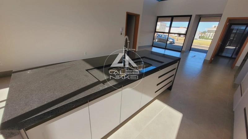 Casa com pisicna no Condominio Jd de Renoir em Marilia / SP: 4ª foto da galeria de imagens do imóvel
