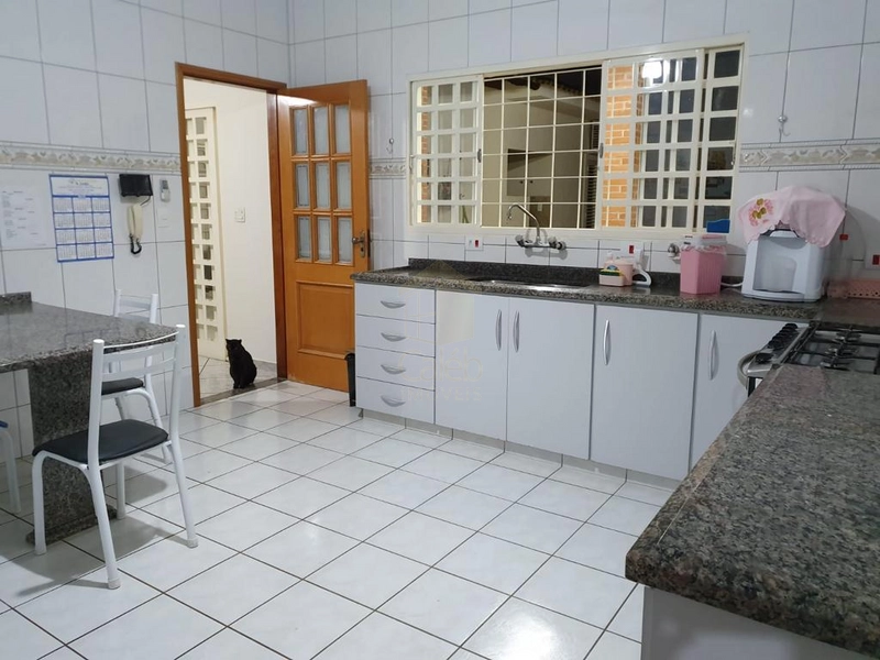 Vende-se Casa no Jardim São Domingos em Marília-SP. e: 10ª foto da galeria de imagens do imóvel