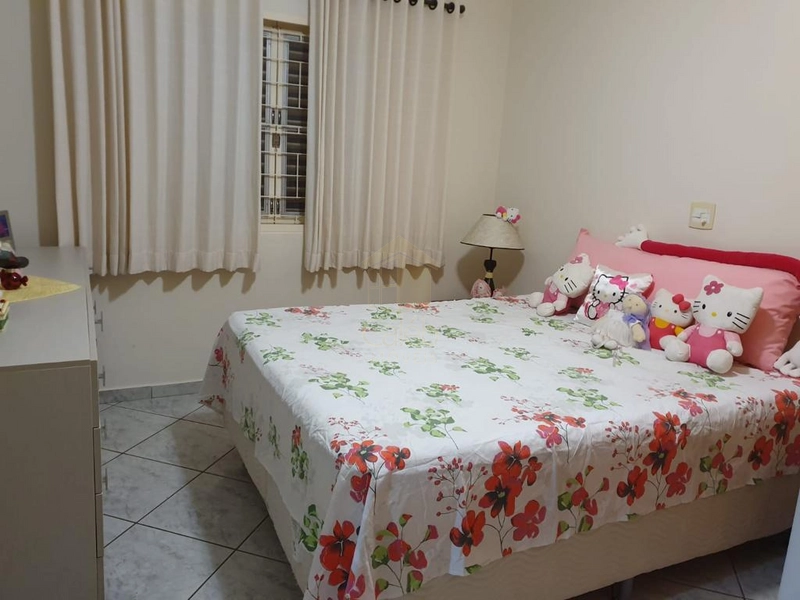 Vende-se Casa no Jardim São Domingos em Marília-SP. e: 20ª foto da galeria de imagens do imóvel