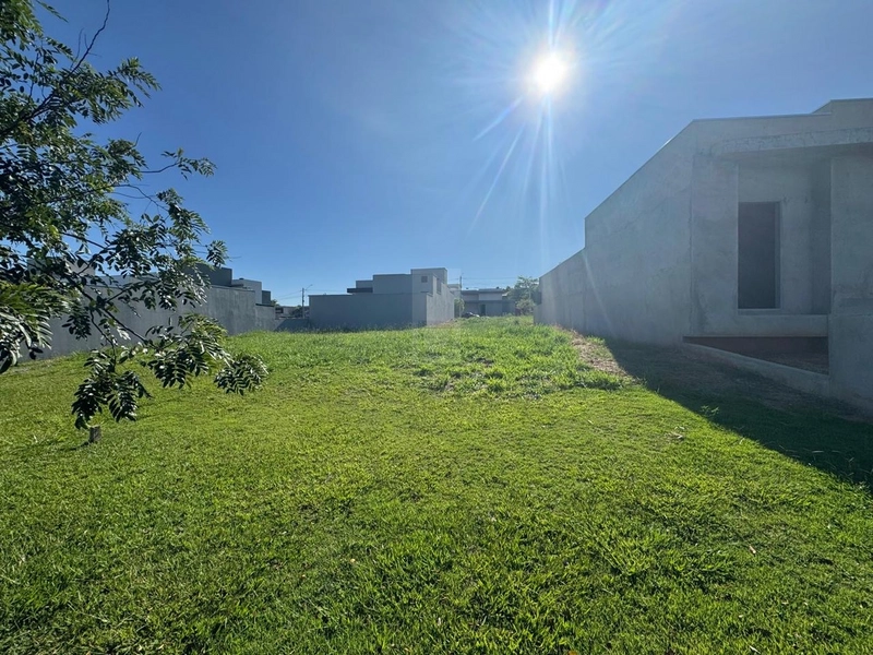 Terreno a Venda no Condomínio Verana Pq. Alvorada em Marília-SP.: 1ª foto da galeria de imagens do imóvel