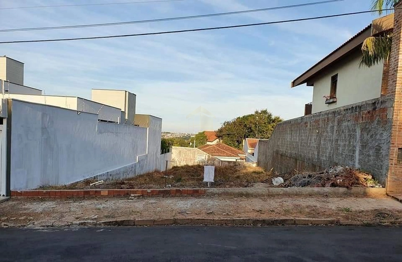 Vende-se Terreno no Jardim Acapulco em Marília-SP.: 1ª foto da galeria de imagens do imóvel
