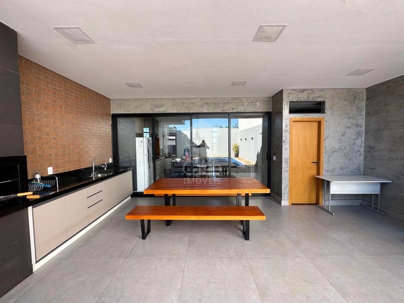 Casa a venda no Jardim Florença com 3 suítes e piscina em Marília-SP: 9ª foto da galeria de imagens do imóvel