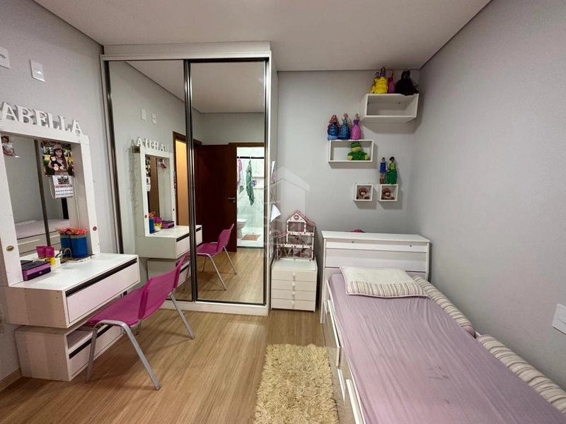 Casa a venda no Jardim Florença com 3 suítes e piscina em Marília-SP: 16ª foto da galeria de imagens do imóvel