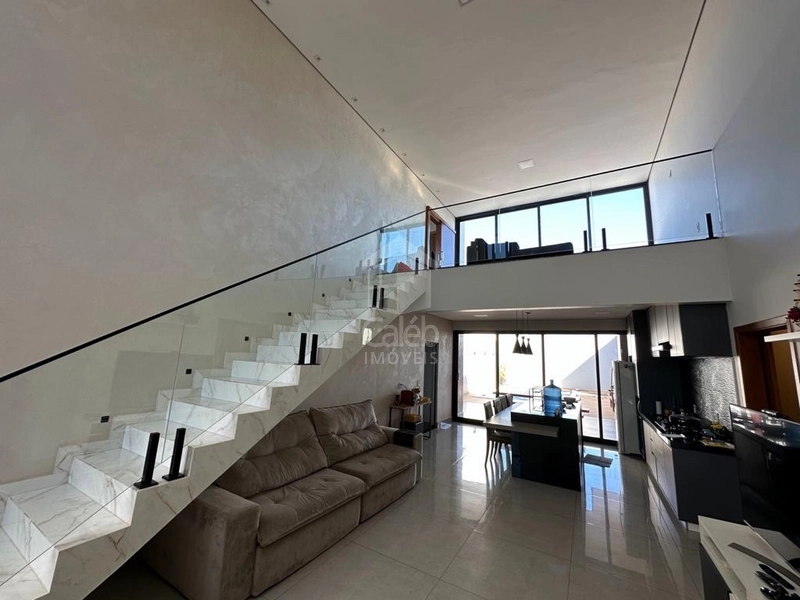 Casa a venda no Jardim Florença com 3 suítes e piscina em Marília-SP: 3ª foto da galeria de imagens do imóvel