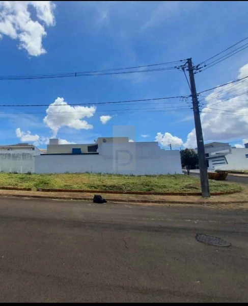 Terreno a venda no Jd. Florença medindo 293,45 em Marília-SP.: 1ª foto da galeria de imagens do imóvel