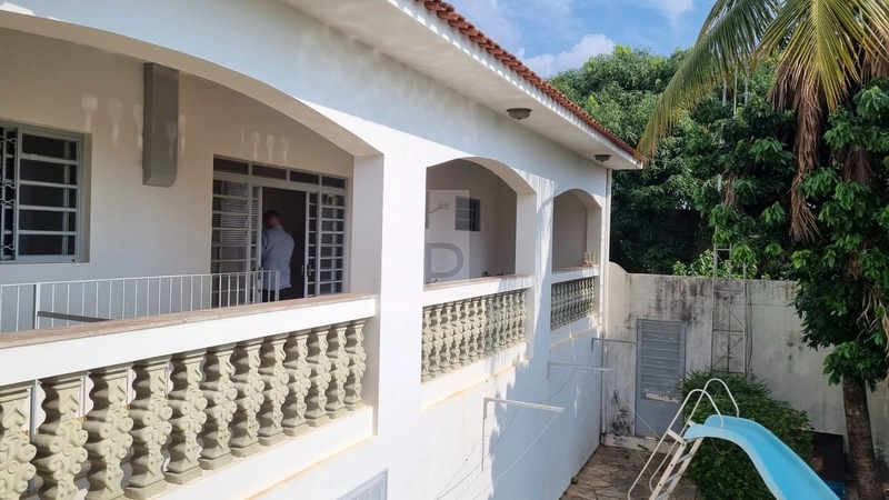 Casa a Venda no Bairro Aeroporto em Marília-SP.: 4ª foto da galeria de imagens do imóvel