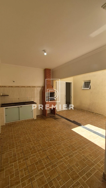 Casa com 3 quartos (1 suíte) : 22ª foto da galeria de imagens do imóvel