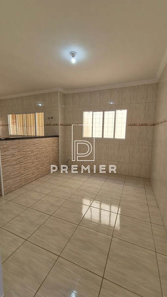 Casa com 3 quartos (1 suíte) : 8ª foto da galeria de imagens do imóvel