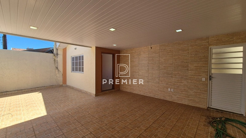 Casa com 3 quartos (1 suíte) : 4ª foto da galeria de imagens do imóvel