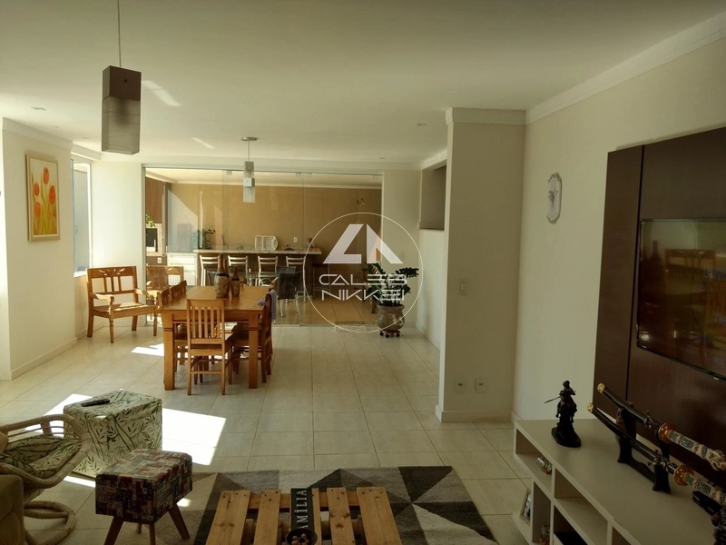 Casa no Jd. Tropical com suíte master e 5 dormitorios: 1ª foto da galeria de imagens do imóvel