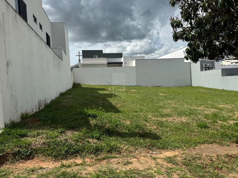 Terreno a Venda no Condomínio Reserva Esmeralda em Marília-SP.: 3ª foto da galeria de imagens do imóvel