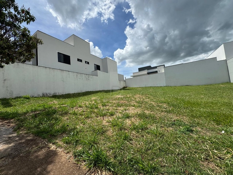 Terreno a Venda no Condomínio Reserva Esmeralda em Marília-SP.: 2ª foto da galeria de imagens do imóvel