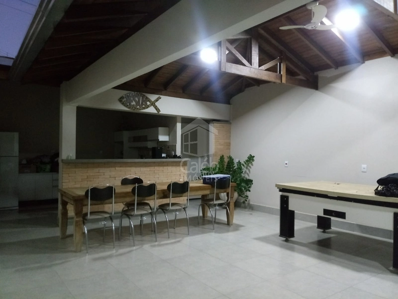 Casa a Venda no Bairro Parati em Marília-SP.: 3ª foto da galeria de imagens do imóvel