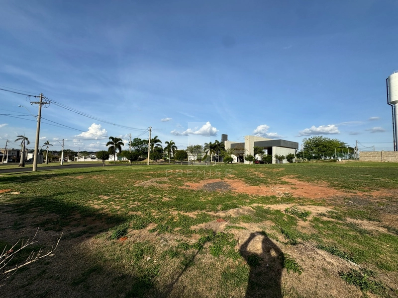 Terreno plano no Condomínio Verana em Marília-SP.: 3ª foto da galeria de imagens do imóvel