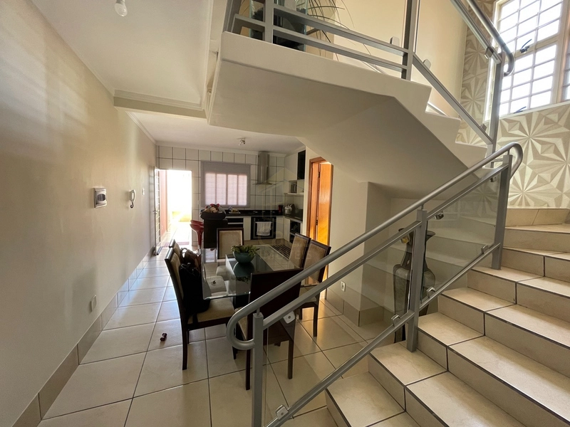 Casa (sobrado) a venda no Jardim América em Marília SP: 10ª foto da galeria de imagens do imóvel