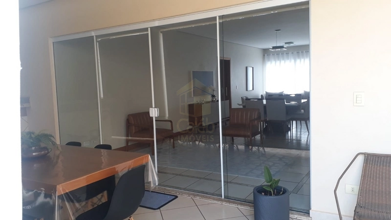 Sobrado no Jd. São Miguel em Marília-SP.: 8ª foto da galeria de imagens do imóvel
