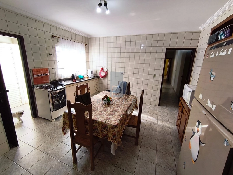 Casa a Venda com 3 Quartos sendo 1 Suíte no Jd. Estoril em Marília-SP. : 5ª foto da galeria de imagens do imóvel