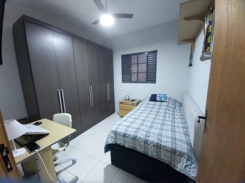 Casa com 3 quartos sendo 1 suíte no Jd. Universitário em Marília-SP.: 8ª foto da galeria de imagens do imóvel
