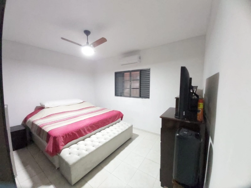 Casa com 3 quartos sendo 1 suíte no Jd. Universitário em Marília-SP.: 4ª foto da galeria de imagens do imóvel