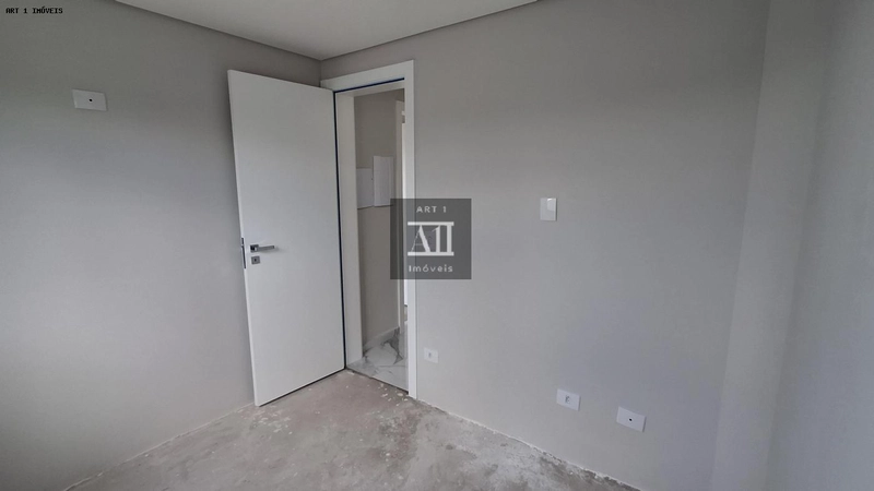 Sobrado para Venda em Curitiba, Xaxim, 3 dormitórios, 1 suíte, 3 banheiros, 3 vagas: 19ª foto da galeria de imagens do imóvel