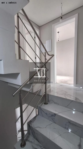 Sobrado para Venda em Curitiba, Xaxim, 3 dormitórios, 1 suíte, 3 banheiros, 3 vagas: 15ª foto da galeria de imagens do imóvel