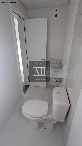 Sobrado para Venda em Curitiba, Xaxim, 3 dormitórios, 1 suíte, 3 banheiros, 3 vagas: 33ª foto da galeria de imagens do imóvel